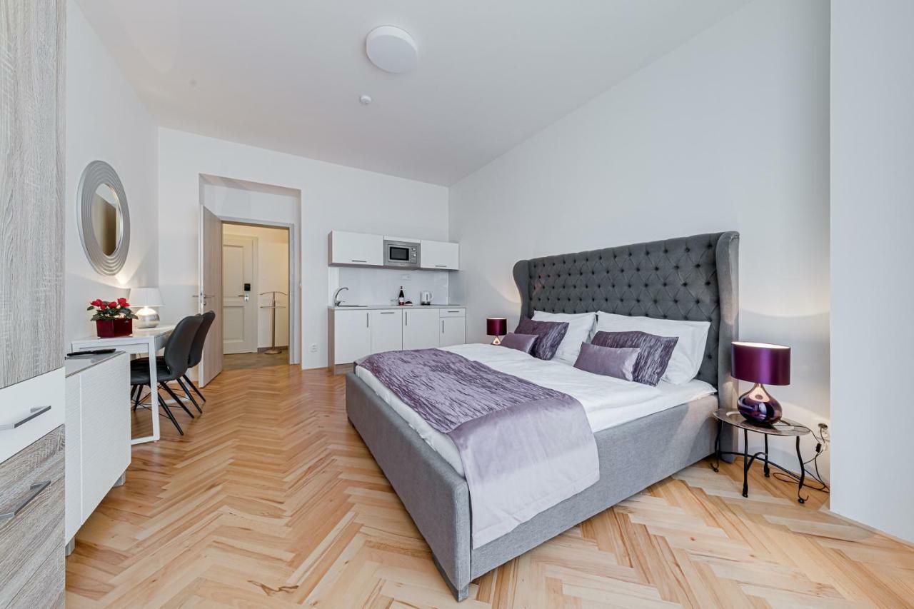 Gold Art Apartments براغ المظهر الخارجي الصورة