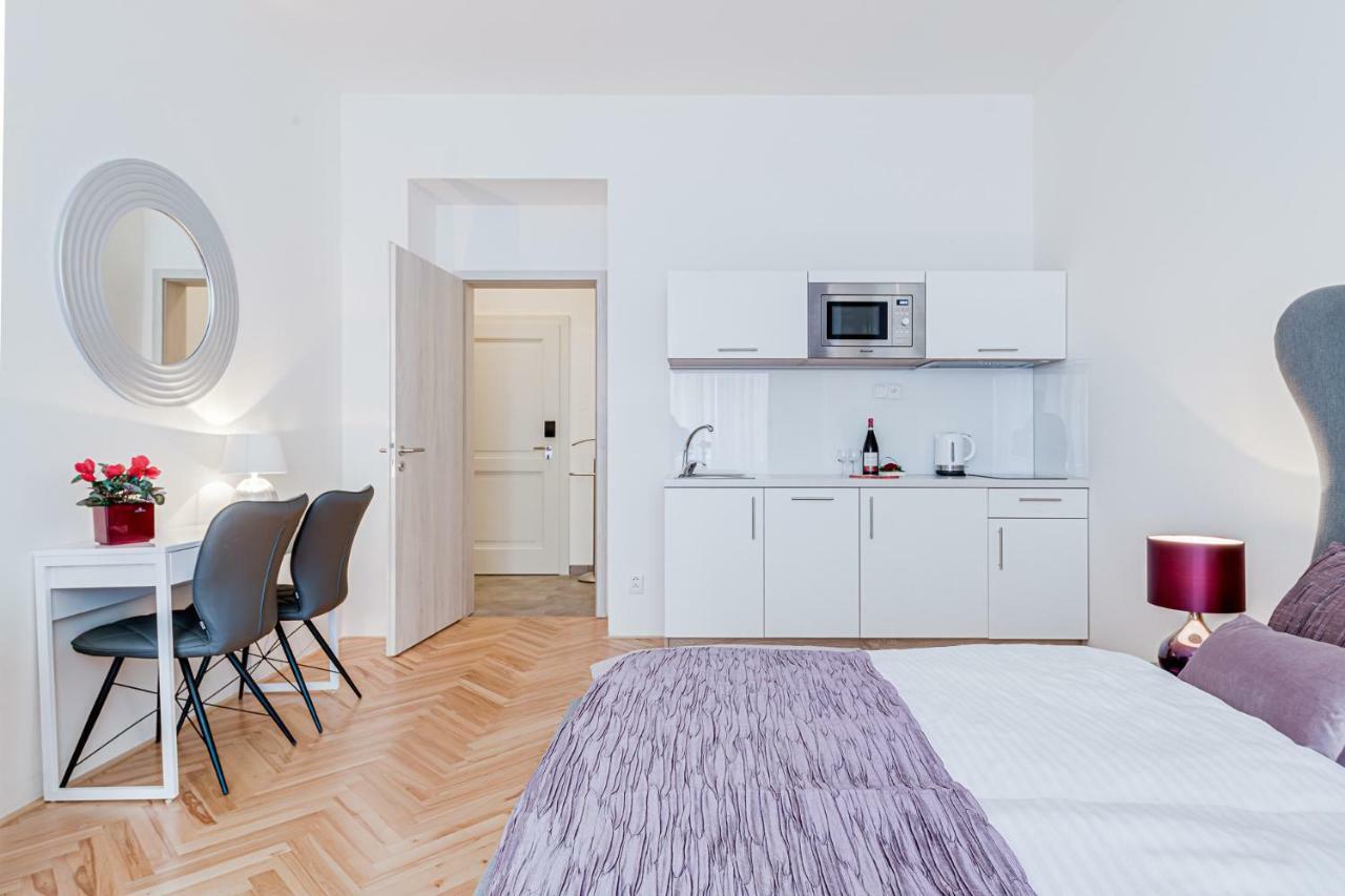 Gold Art Apartments براغ المظهر الخارجي الصورة