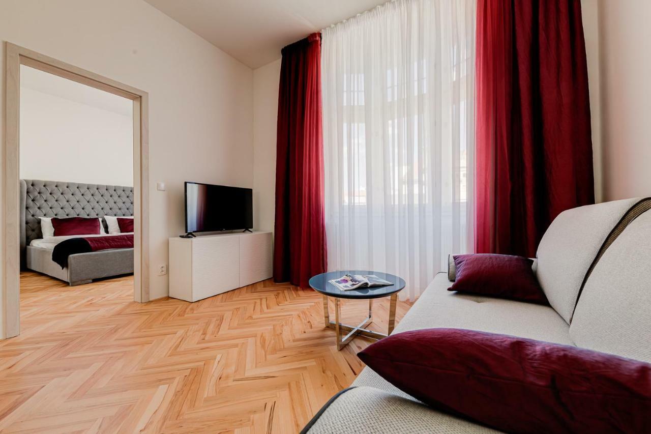 Gold Art Apartments براغ المظهر الخارجي الصورة