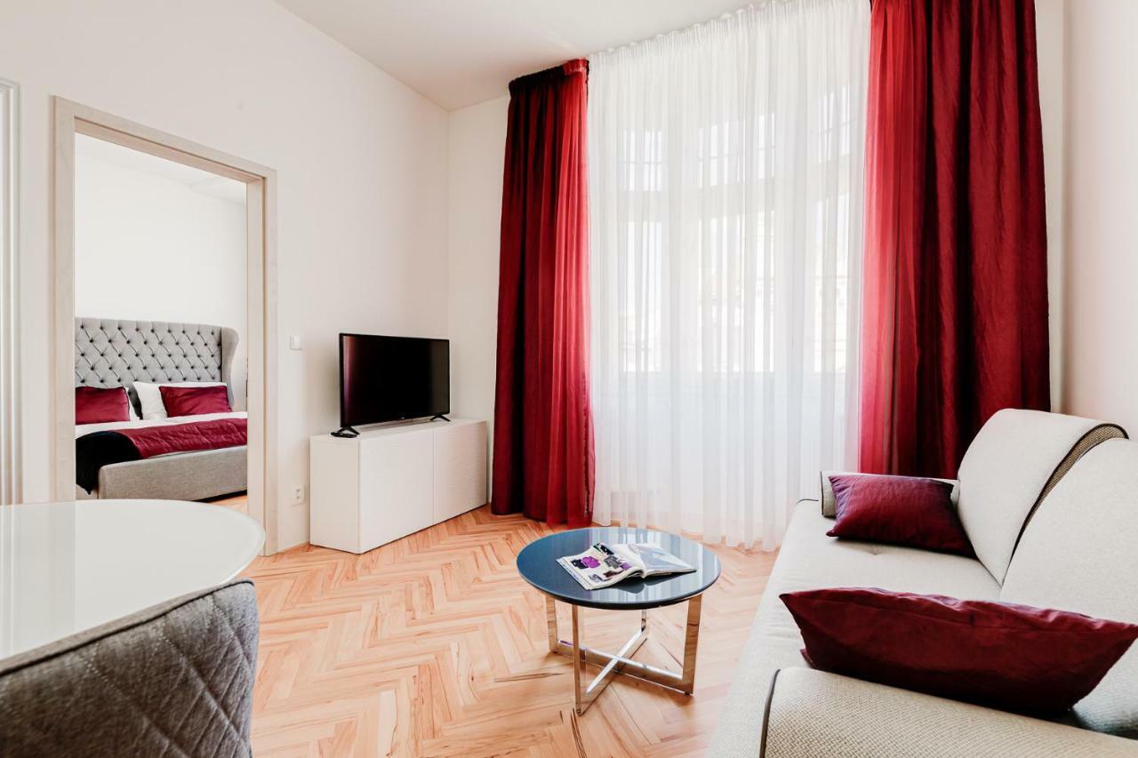 Gold Art Apartments براغ المظهر الخارجي الصورة