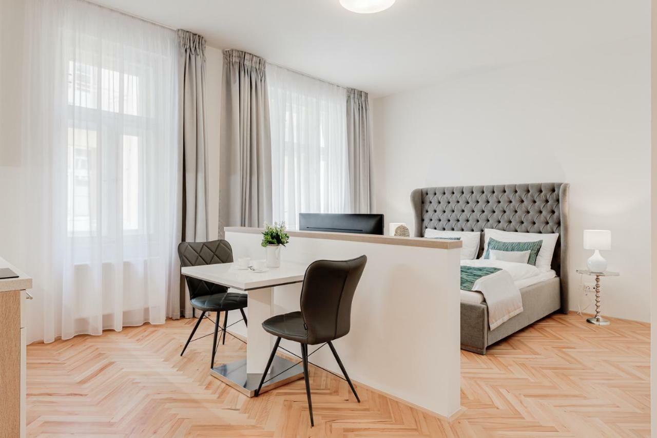 Gold Art Apartments براغ المظهر الخارجي الصورة